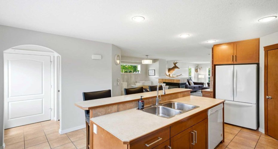 13 Drake Landing Way, Okotoks, Alberta T1S 0B9, 3 Bedrooms Bedrooms, ,3 BathroomsBathrooms,Residential,For Sale,Drake Landing,A2322468