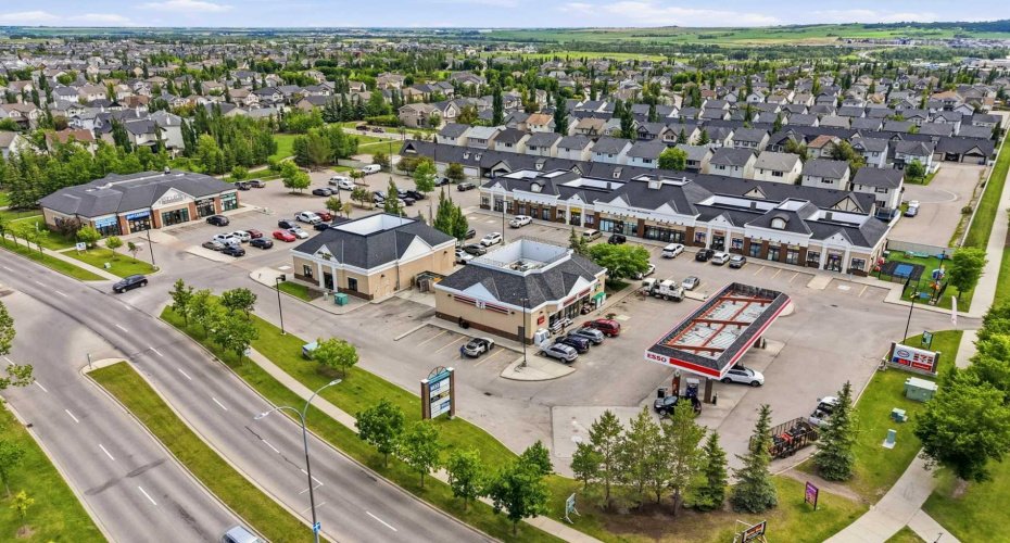 13 Drake Landing Way, Okotoks, Alberta T1S 0B9, 3 Bedrooms Bedrooms, ,3 BathroomsBathrooms,Residential,For Sale,Drake Landing,A2322468