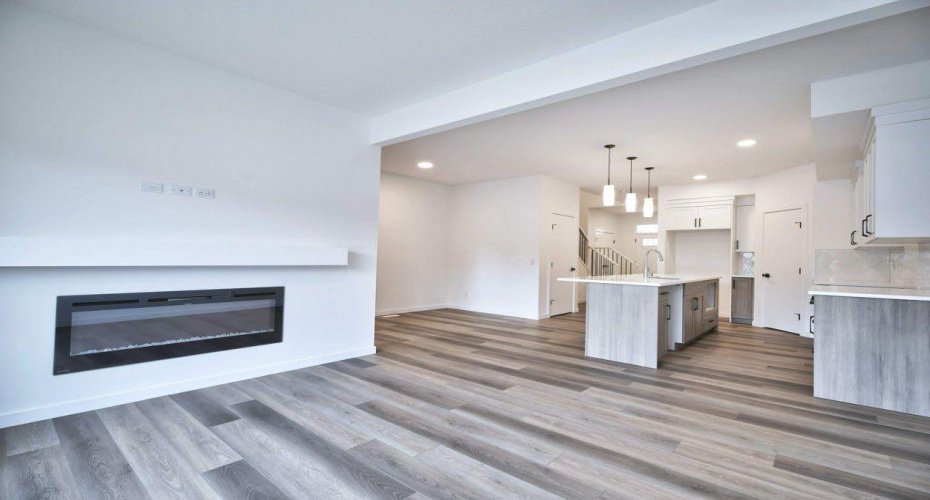 41 Legacy Point Terrace, Calgary, Alberta T2X 6R9, 4 Bedrooms Bedrooms, ,3 BathroomsBathrooms,Residential,For Sale,Legacy Point,A2322526