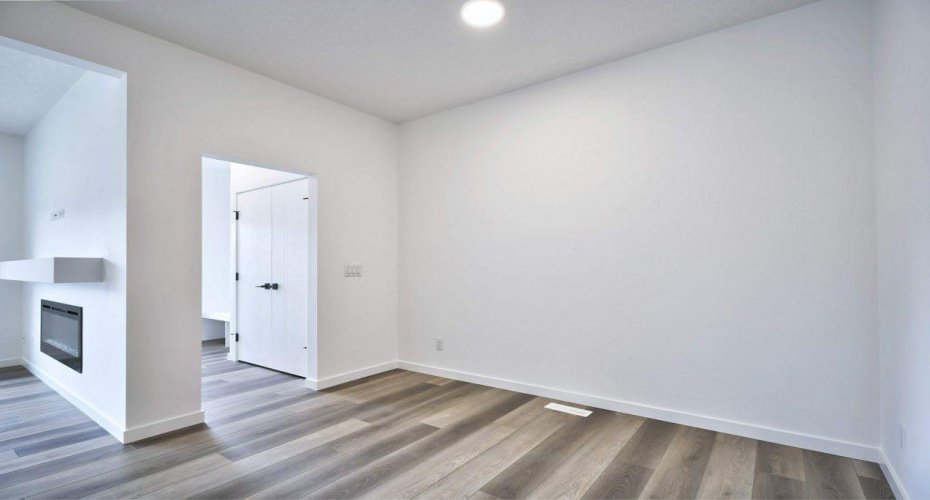 41 Legacy Point Terrace, Calgary, Alberta T2X 6R9, 4 Bedrooms Bedrooms, ,3 BathroomsBathrooms,Residential,For Sale,Legacy Point,A2322526