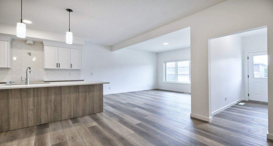 41 Legacy Point Terrace, Calgary, Alberta T2X 6R9, 4 Bedrooms Bedrooms, ,3 BathroomsBathrooms,Residential,For Sale,Legacy Point,A2322526