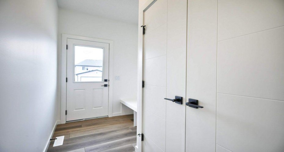 41 Legacy Point Terrace, Calgary, Alberta T2X 6R9, 4 Bedrooms Bedrooms, ,3 BathroomsBathrooms,Residential,For Sale,Legacy Point,A2322526