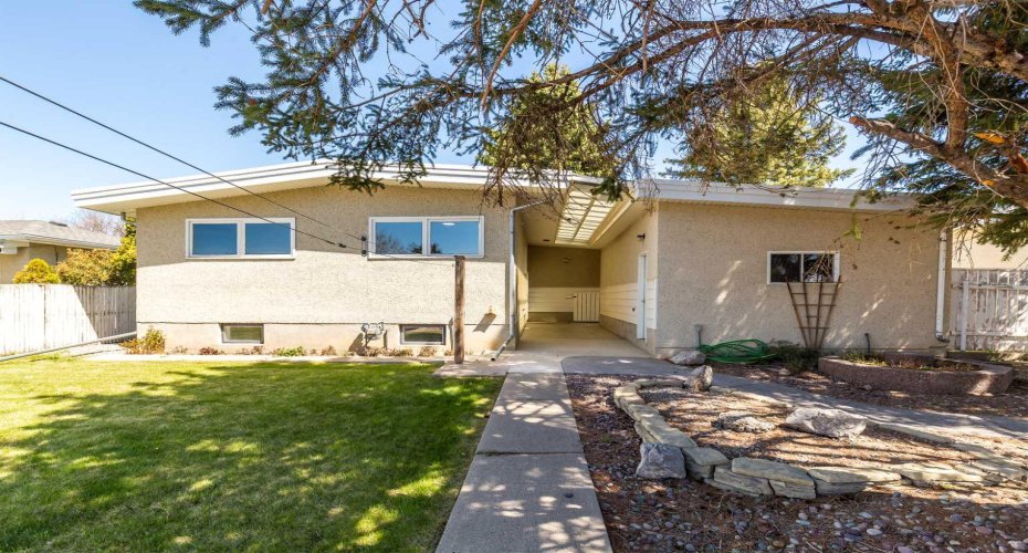 3618 Forestry Avenue, Lethbridge, Alberta T1K 3L4, 4 Bedrooms Bedrooms, ,2 BathroomsBathrooms,Residential,For Sale,Forestry,A2322597