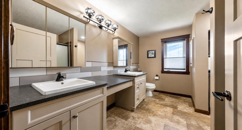 Primary ensuite
