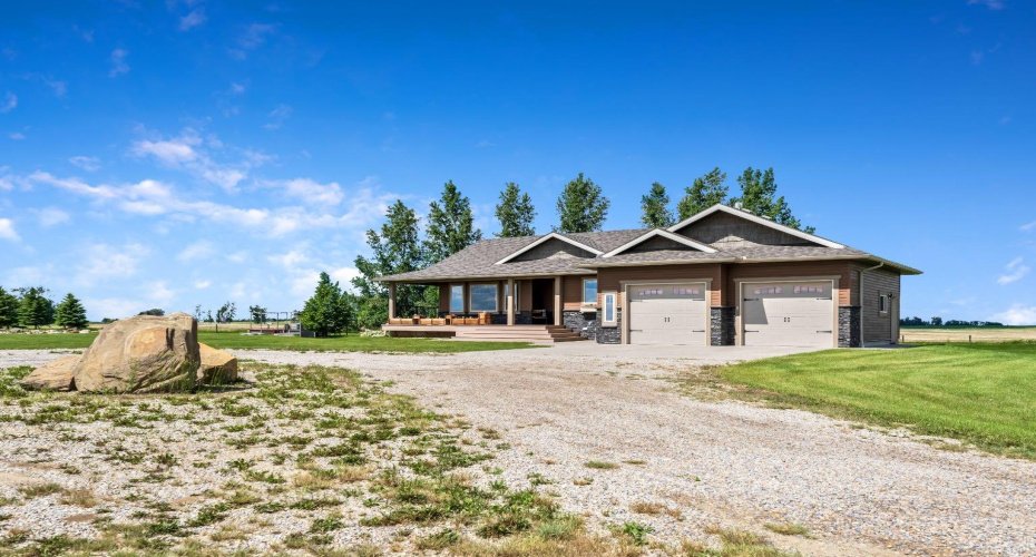 252042 Township Road 230, Rural Wheatland County, Alberta T1P 0T2, 4 Bedrooms Bedrooms, ,3 BathroomsBathrooms,Residential,For Sale,Township Road 230,A2322662