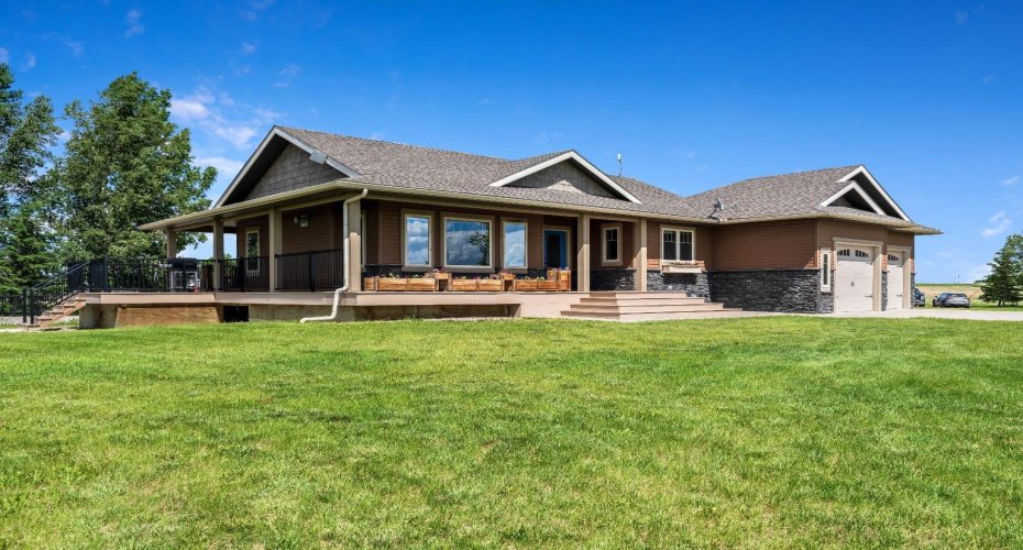 252042 Township Road 230, Rural Wheatland County, Alberta T1P 0T2, 4 Bedrooms Bedrooms, ,3 BathroomsBathrooms,Residential,For Sale,Township Road 230,A2322662
