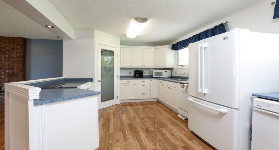 58 N 1A Street, Magrath, Alberta T0K 1J0, 5 Bedrooms Bedrooms, ,3 BathroomsBathrooms,Residential,For Sale,1A,A2322685