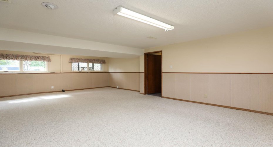 58 N 1A Street, Magrath, Alberta T0K 1J0, 5 Bedrooms Bedrooms, ,3 BathroomsBathrooms,Residential,For Sale,1A,A2322685