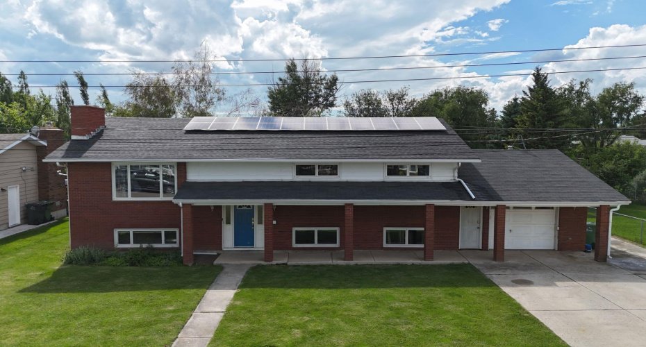 58 N 1A Street, Magrath, Alberta T0K 1J0, 5 Bedrooms Bedrooms, ,3 BathroomsBathrooms,Residential,For Sale,1A,A2322685
