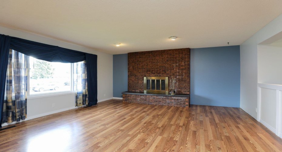 58 N 1A Street, Magrath, Alberta T0K 1J0, 5 Bedrooms Bedrooms, ,3 BathroomsBathrooms,Residential,For Sale,1A,A2322685