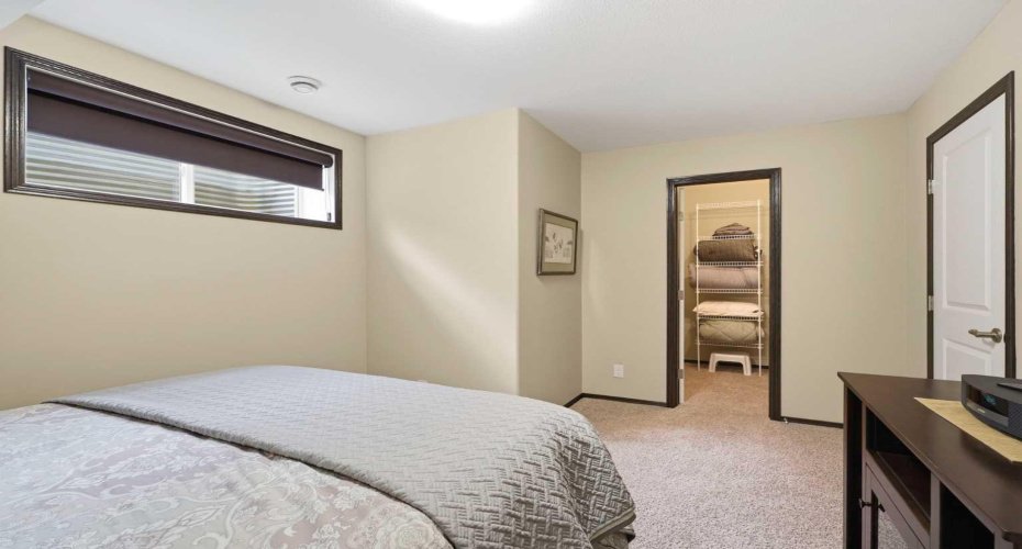 1 Cody Place, Red Deer, Alberta T4P 0M4, 3 Bedrooms Bedrooms, ,3 BathroomsBathrooms,Residential,For Sale,Cody,A2322716