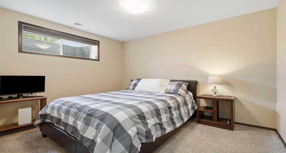 1 Cody Place, Red Deer, Alberta T4P 0M4, 3 Bedrooms Bedrooms, ,3 BathroomsBathrooms,Residential,For Sale,Cody,A2322716