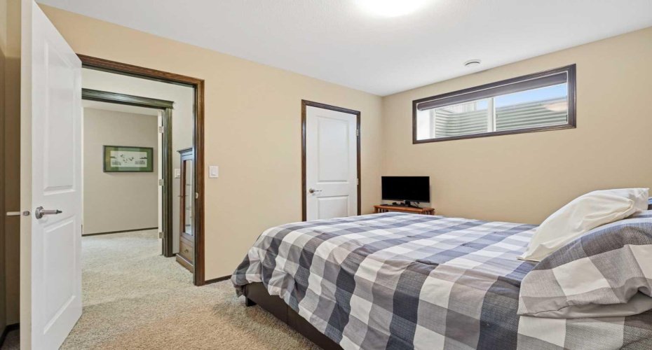 1 Cody Place, Red Deer, Alberta T4P 0M4, 3 Bedrooms Bedrooms, ,3 BathroomsBathrooms,Residential,For Sale,Cody,A2322716