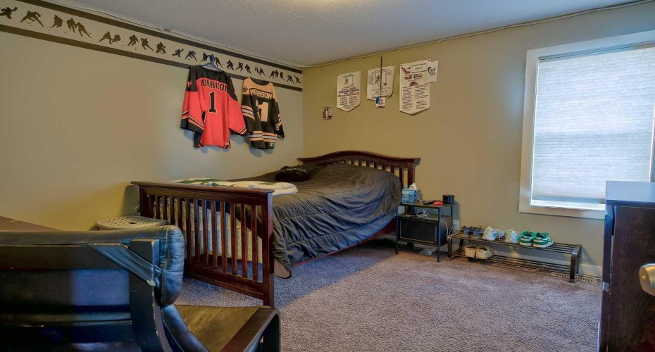 611 Robinson Avenue, Penhold, Alberta T0M 1R0, 3 Bedrooms Bedrooms, ,3 BathroomsBathrooms,Residential,For Sale,Robinson,A2322730
