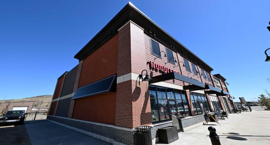 Cochrane, Alberta, ,Commercial,For Lease,A2312964