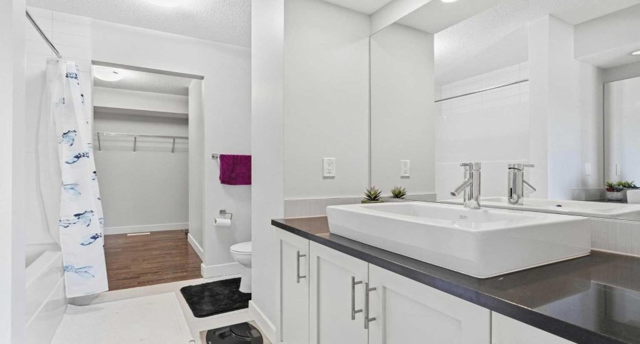 161 Rainbow Falls Glen, Chestermere, Alberta T1X 0S5, 5 Bedrooms Bedrooms, ,4 BathroomsBathrooms,Residential,For Sale,Rainbow Falls,A2309616