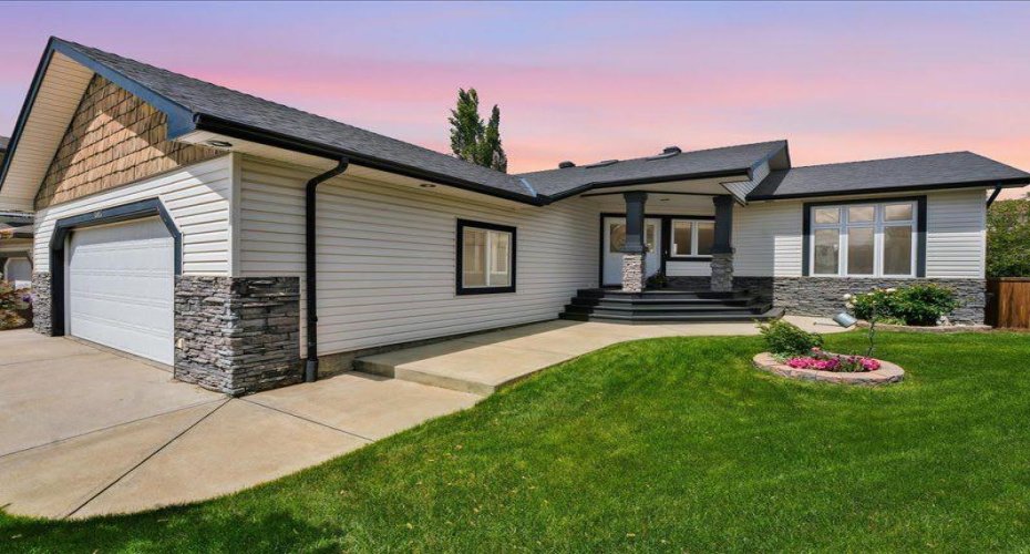 147 Cove Place, Chestermere, Alberta t1x1j6, 3 Bedrooms Bedrooms, ,3 BathroomsBathrooms,Residential,For Sale,Cove,A2323039