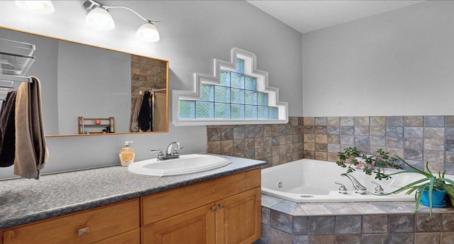 147 Cove Place, Chestermere, Alberta t1x1j6, 3 Bedrooms Bedrooms, ,3 BathroomsBathrooms,Residential,For Sale,Cove,A2323039