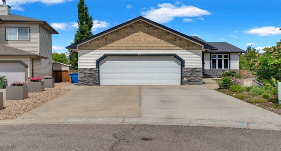 147 Cove Place, Chestermere, Alberta t1x1j6, 3 Bedrooms Bedrooms, ,3 BathroomsBathrooms,Residential,For Sale,Cove,A2323039