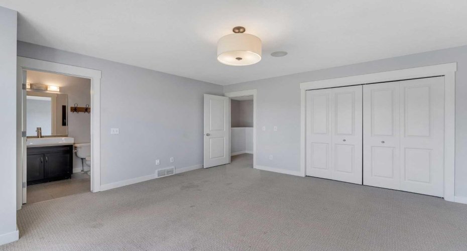 304 Rainbow Falls Drive, Chestermere, Alberta T1X 0E4, 3 Bedrooms Bedrooms, ,3 BathroomsBathrooms,Residential,For Sale,Rainbow Falls,A2323224