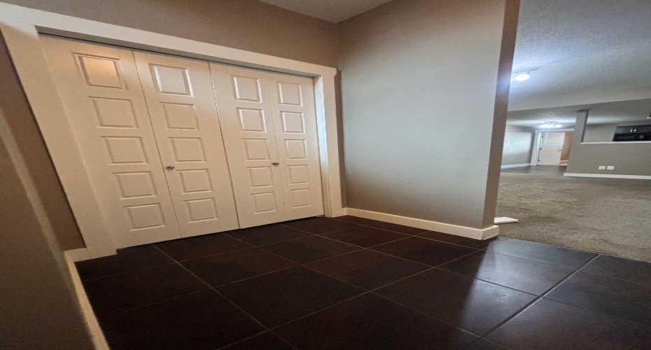 11570 76 Avenue, Grande Prairie, Alberta T8W 0B6, 5 Bedrooms Bedrooms, ,3 BathroomsBathrooms,Residential,For Sale,76,A2323095