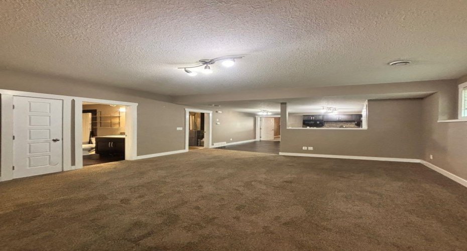 11570 76 Avenue, Grande Prairie, Alberta T8W 0B6, 5 Bedrooms Bedrooms, ,3 BathroomsBathrooms,Residential,For Sale,76,A2323095