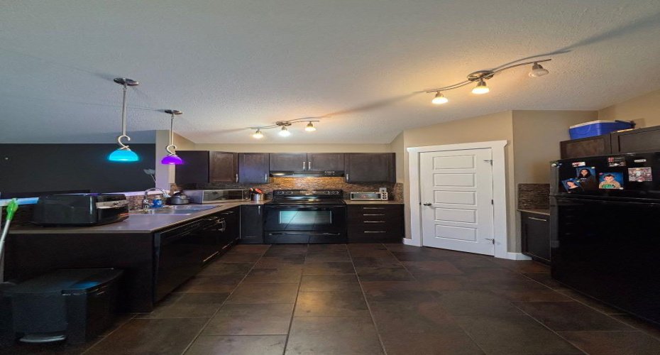 11570 76 Avenue, Grande Prairie, Alberta T8W 0B6, 5 Bedrooms Bedrooms, ,3 BathroomsBathrooms,Residential,For Sale,76,A2323095