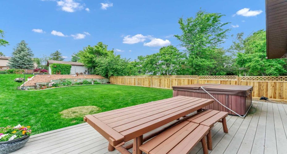 1174 16 Street, Medicine Hat, Alberta T1C1P9, 5 Bedrooms Bedrooms, ,3 BathroomsBathrooms,Residential,For Sale,16,A2323117
