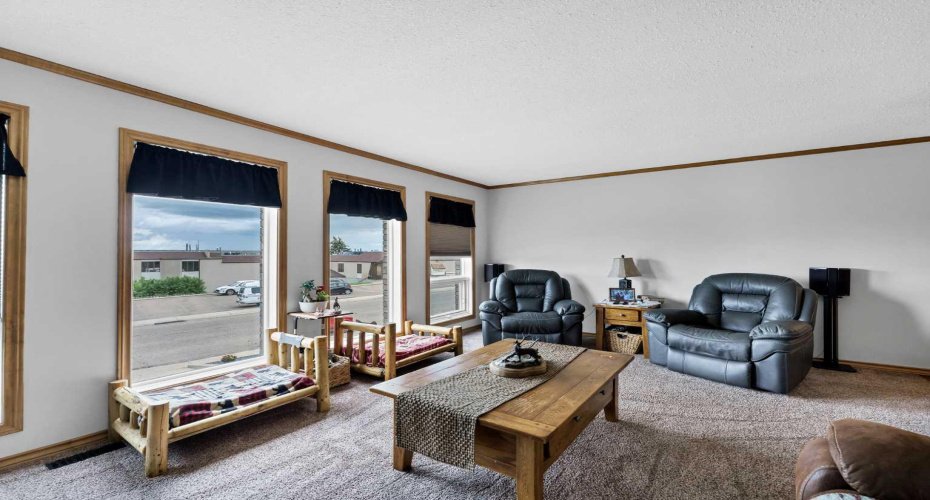 1174 16 Street, Medicine Hat, Alberta T1C1P9, 5 Bedrooms Bedrooms, ,3 BathroomsBathrooms,Residential,For Sale,16,A2323117