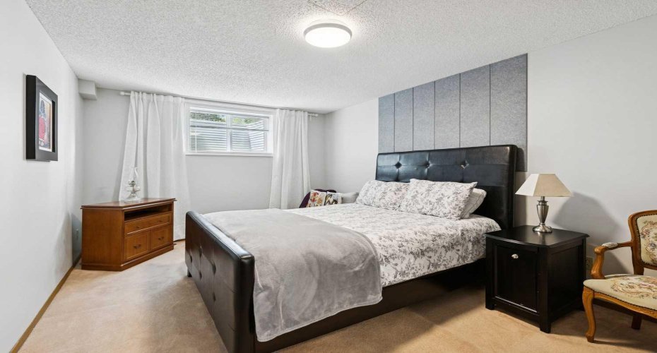 131 Shawnee Manor, Calgary, Alberta T2Y1W7, 3 Bedrooms Bedrooms, ,3 BathroomsBathrooms,Residential,For Sale,Shawnee,A2323151