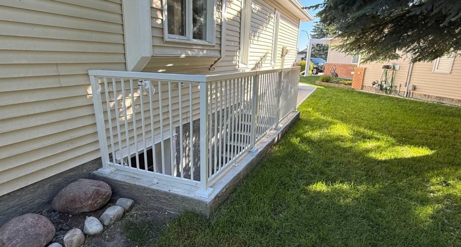 131 Shawnee Manor, Calgary, Alberta T2Y1W7, 3 Bedrooms Bedrooms, ,3 BathroomsBathrooms,Residential,For Sale,Shawnee,A2323151