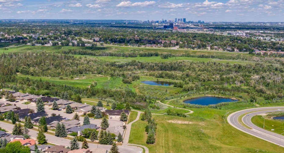 131 Shawnee Manor, Calgary, Alberta T2Y1W7, 3 Bedrooms Bedrooms, ,3 BathroomsBathrooms,Residential,For Sale,Shawnee,A2323151