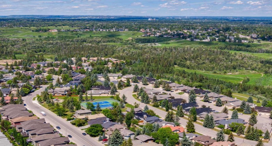 131 Shawnee Manor, Calgary, Alberta T2Y1W7, 3 Bedrooms Bedrooms, ,3 BathroomsBathrooms,Residential,For Sale,Shawnee,A2323151