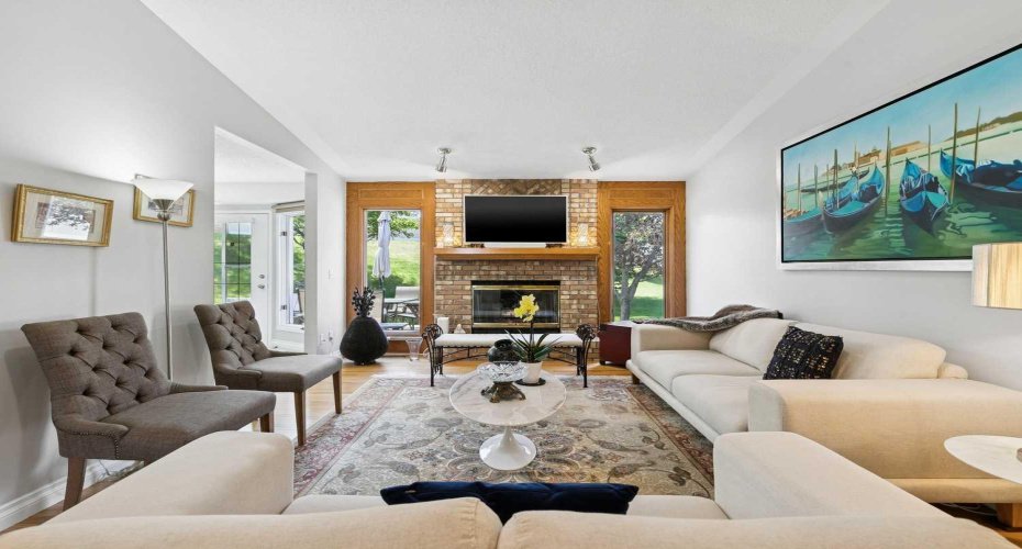 131 Shawnee Manor, Calgary, Alberta T2Y1W7, 3 Bedrooms Bedrooms, ,3 BathroomsBathrooms,Residential,For Sale,Shawnee,A2323151