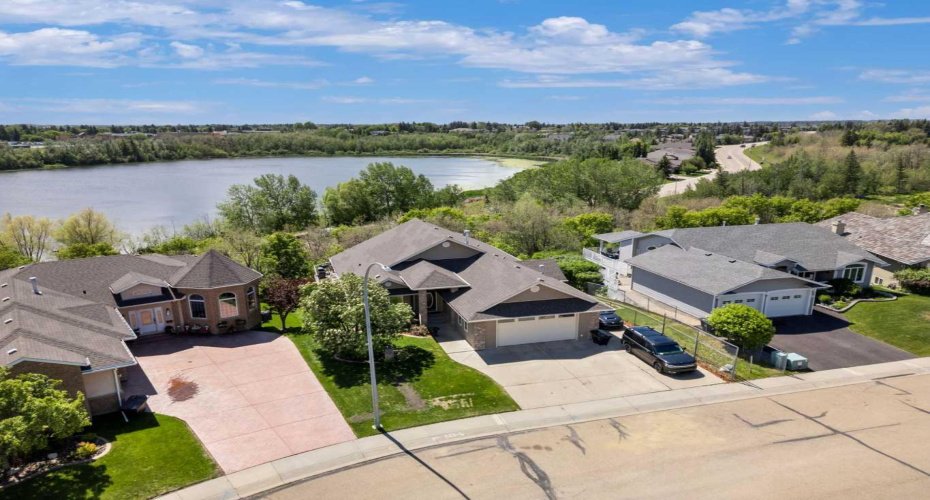 32 Lakes Close, Lacombe, Alberta T4L 1S4, 4 Bedrooms Bedrooms, ,3 BathroomsBathrooms,Residential,For Sale,Lakes,A2323212
