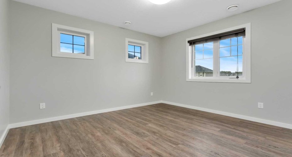 43 Reid Court, Sylvan Lake, Alberta T4S 0K1, 2 Bedrooms Bedrooms, ,1 BathroomBathrooms,Residential,For Sale,Reid,A2323230