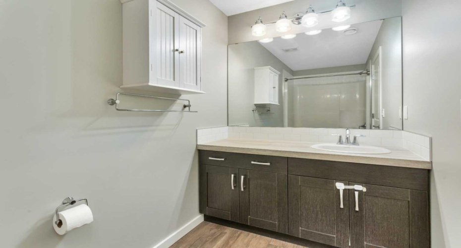 43 Reid Court, Sylvan Lake, Alberta T4S 0K1, 2 Bedrooms Bedrooms, ,1 BathroomBathrooms,Residential,For Sale,Reid,A2323230