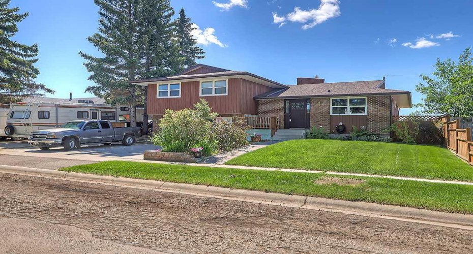 19 Tongue Road, High River, Alberta T1V 1C8, 3 Bedrooms Bedrooms, ,2 BathroomsBathrooms,Residential,For Sale,Tongue,A2323259