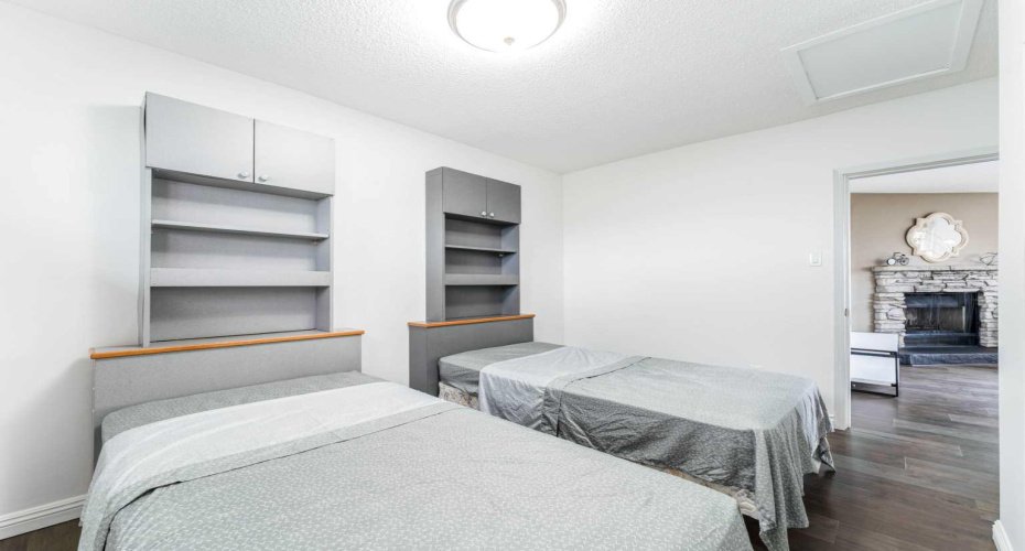 1502 40 Street, Calgary, Alberta T2A 1K2, 5 Bedrooms Bedrooms, ,2 BathroomsBathrooms,Residential,For Sale,40,A2323322