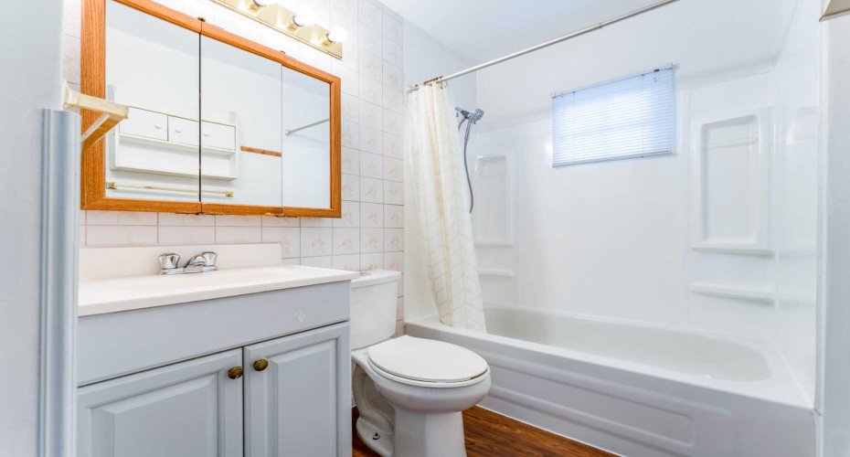 1502 40 Street, Calgary, Alberta T2A 1K2, 5 Bedrooms Bedrooms, ,2 BathroomsBathrooms,Residential,For Sale,40,A2323322