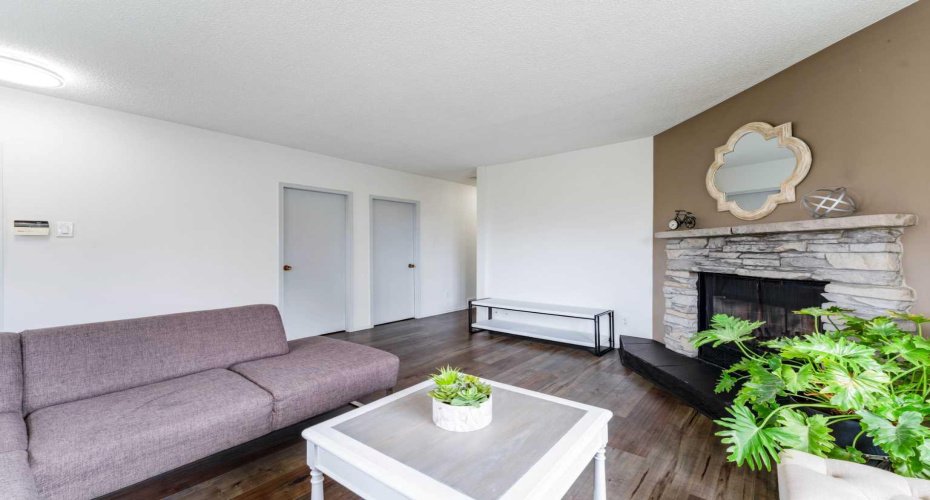 1502 40 Street, Calgary, Alberta T2A 1K2, 5 Bedrooms Bedrooms, ,2 BathroomsBathrooms,Residential,For Sale,40,A2323322