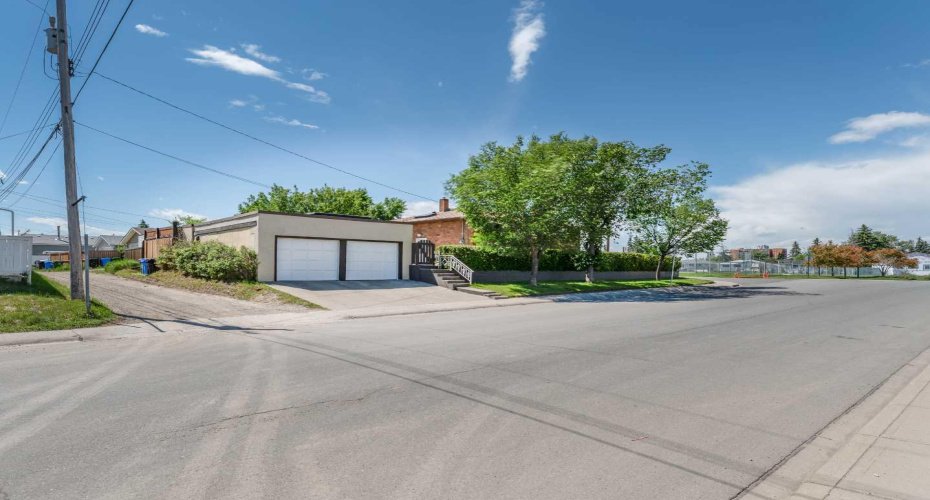 1502 40 Street, Calgary, Alberta T2A 1K2, 5 Bedrooms Bedrooms, ,2 BathroomsBathrooms,Residential,For Sale,40,A2323322