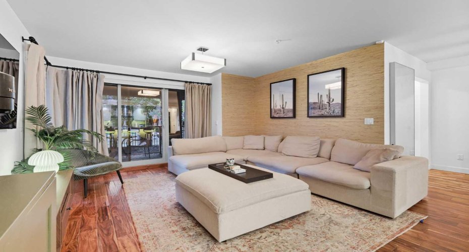 1029 15 Avenue, Calgary, Alberta T2R0S5, 2 Bedrooms Bedrooms, ,2 BathroomsBathrooms,Residential,For Sale,15,A2323349