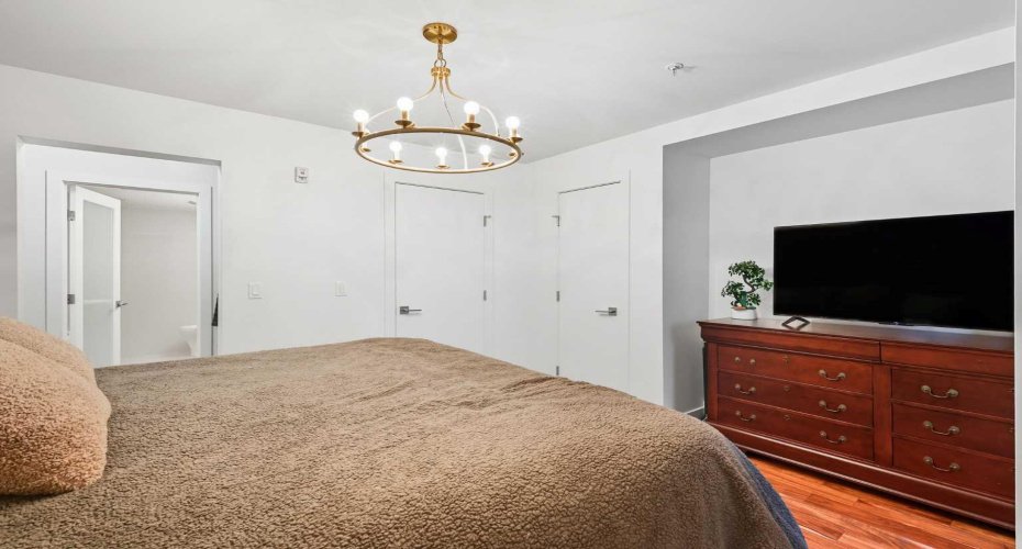 1029 15 Avenue, Calgary, Alberta T2R0S5, 2 Bedrooms Bedrooms, ,2 BathroomsBathrooms,Residential,For Sale,15,A2323349