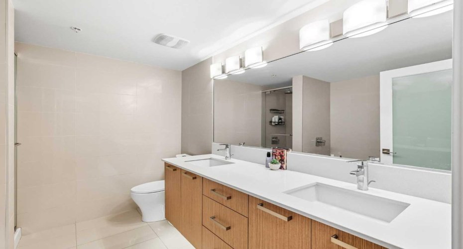 1029 15 Avenue, Calgary, Alberta T2R0S5, 2 Bedrooms Bedrooms, ,2 BathroomsBathrooms,Residential,For Sale,15,A2323349