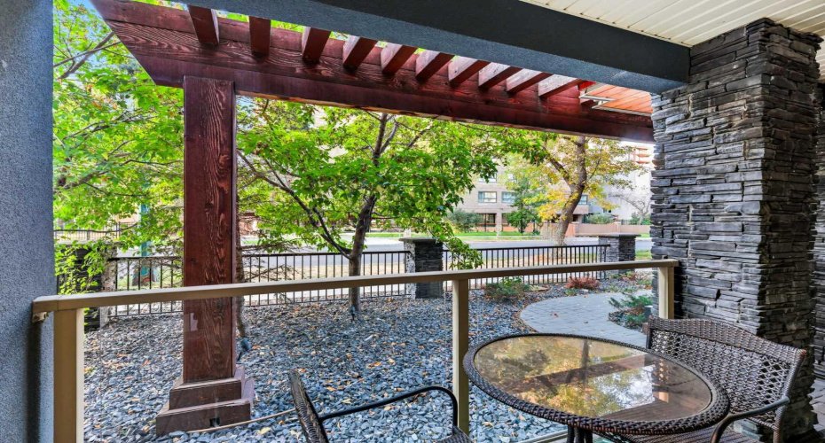 1029 15 Avenue, Calgary, Alberta T2R0S5, 2 Bedrooms Bedrooms, ,2 BathroomsBathrooms,Residential,For Sale,15,A2323349