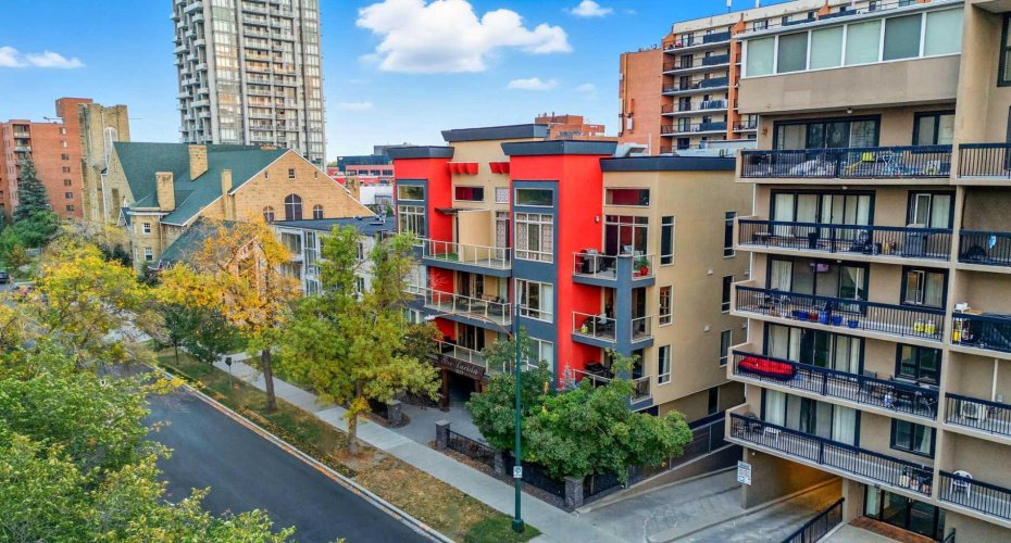 1029 15 Avenue, Calgary, Alberta T2R0S5, 2 Bedrooms Bedrooms, ,2 BathroomsBathrooms,Residential,For Sale,15,A2323349