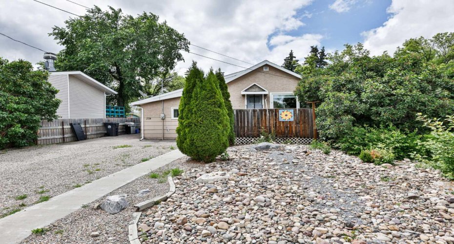 278 N 100 E, Raymond, Alberta T0K 2S0, 2 Bedrooms Bedrooms, ,1 BathroomBathrooms,Residential,For Sale,100 E,A2323412