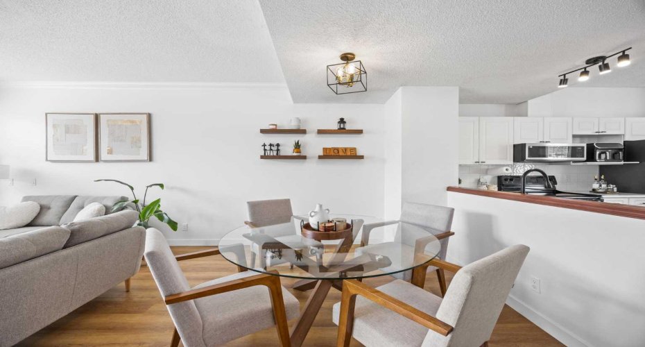 59 Prestwick Park, Calgary, Alberta T2Z 3V4, 2 Bedrooms Bedrooms, ,2 BathroomsBathrooms,Residential,For Sale,Prestwick,A2323428