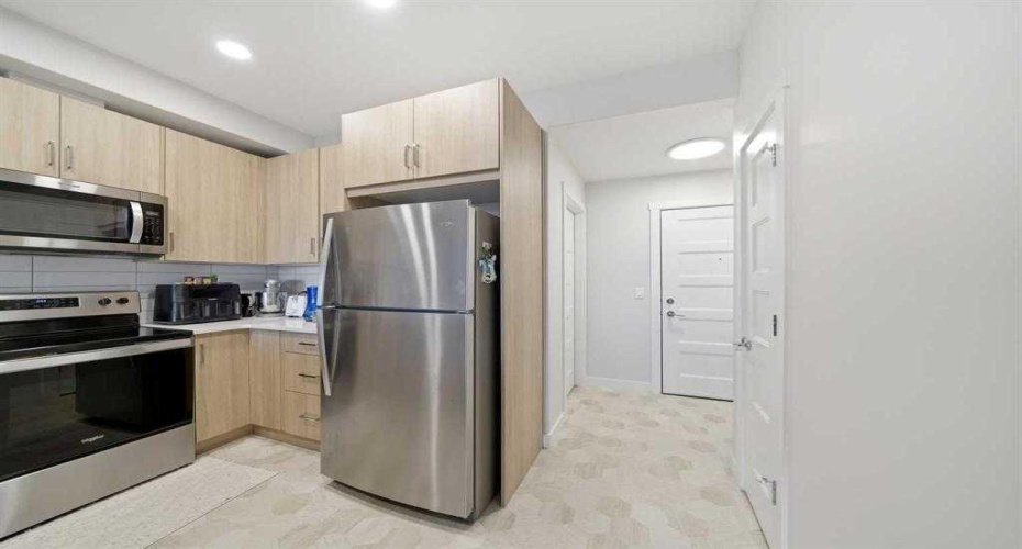 55 wolf hollow Crescent, Calgary, Alberta T2X 5K9, 1 Bedroom Bedrooms, ,1 BathroomBathrooms,Residential,For Sale,wolf hollow,A2323639
